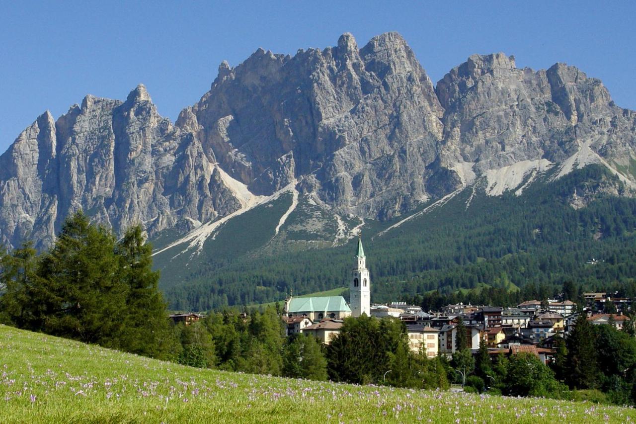 Boutique Hotel Villa Blu Cortina D'Ampezzo Exterior photo