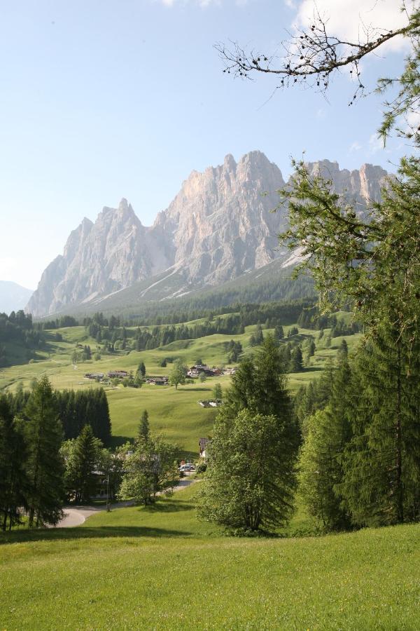 Boutique Hotel Villa Blu Cortina D'Ampezzo Exterior photo
