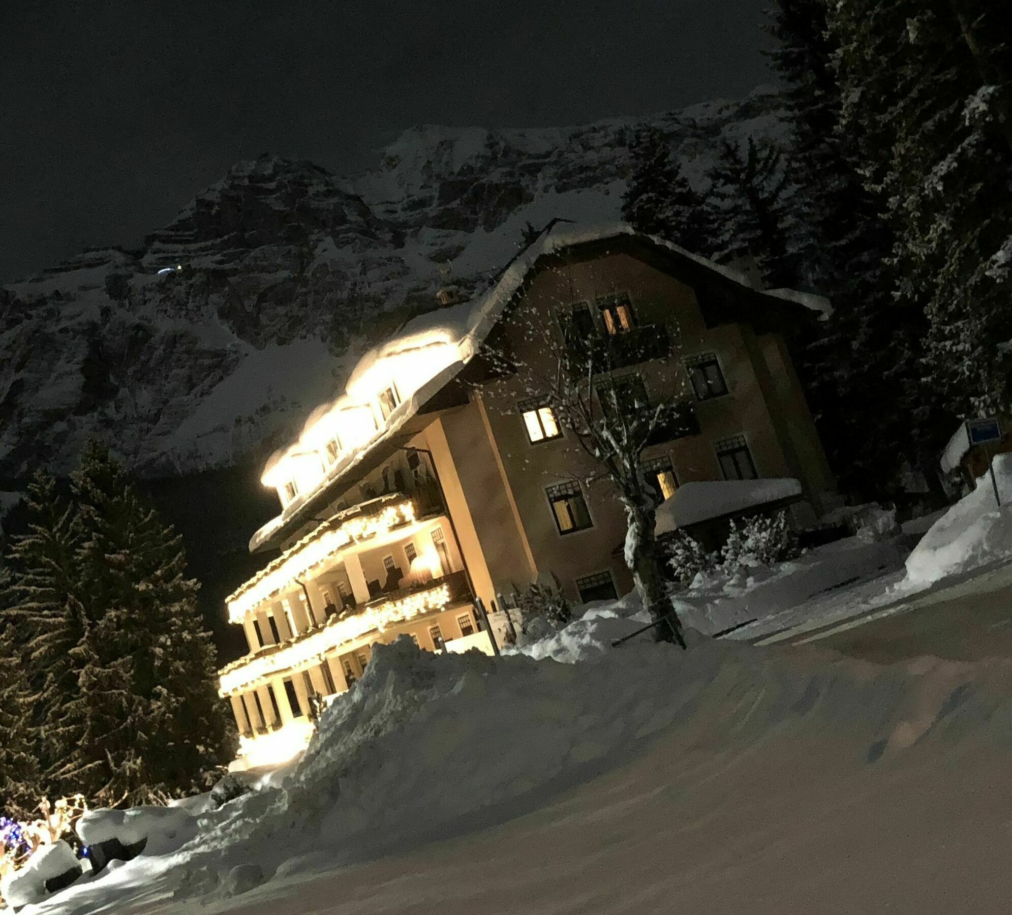 Boutique Hotel Villa Blu Cortina D'Ampezzo Exterior photo